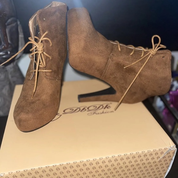 Stiletto Db Dk Fashion Faux Suede Booties Size 10. - Picture 2 of 7